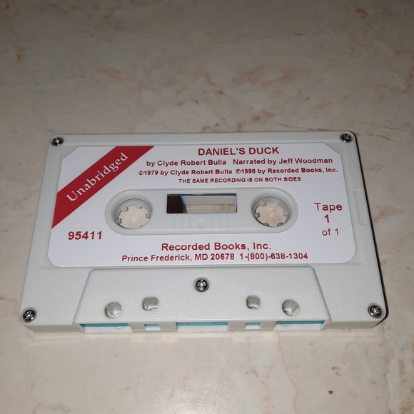 DANIELS DUCK Unabridged Recorded Book Audiocassette - Picture 9 of 11